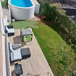 Apartment Modern With Private Pool