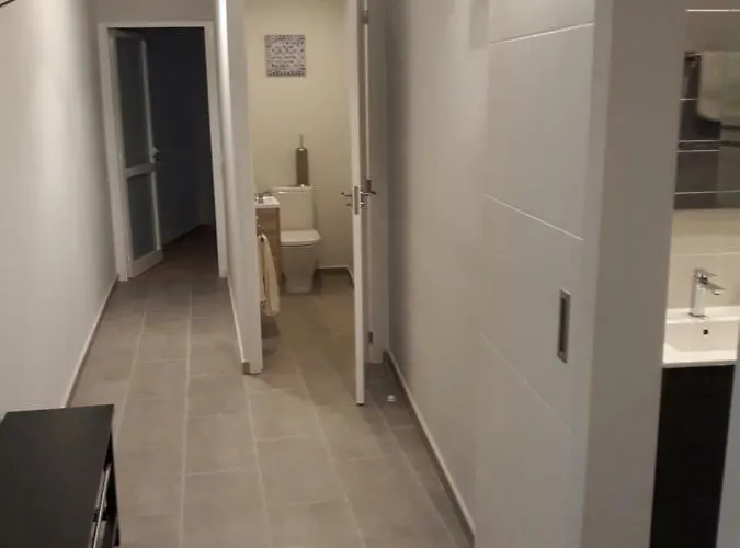 Modern With Private Pool *